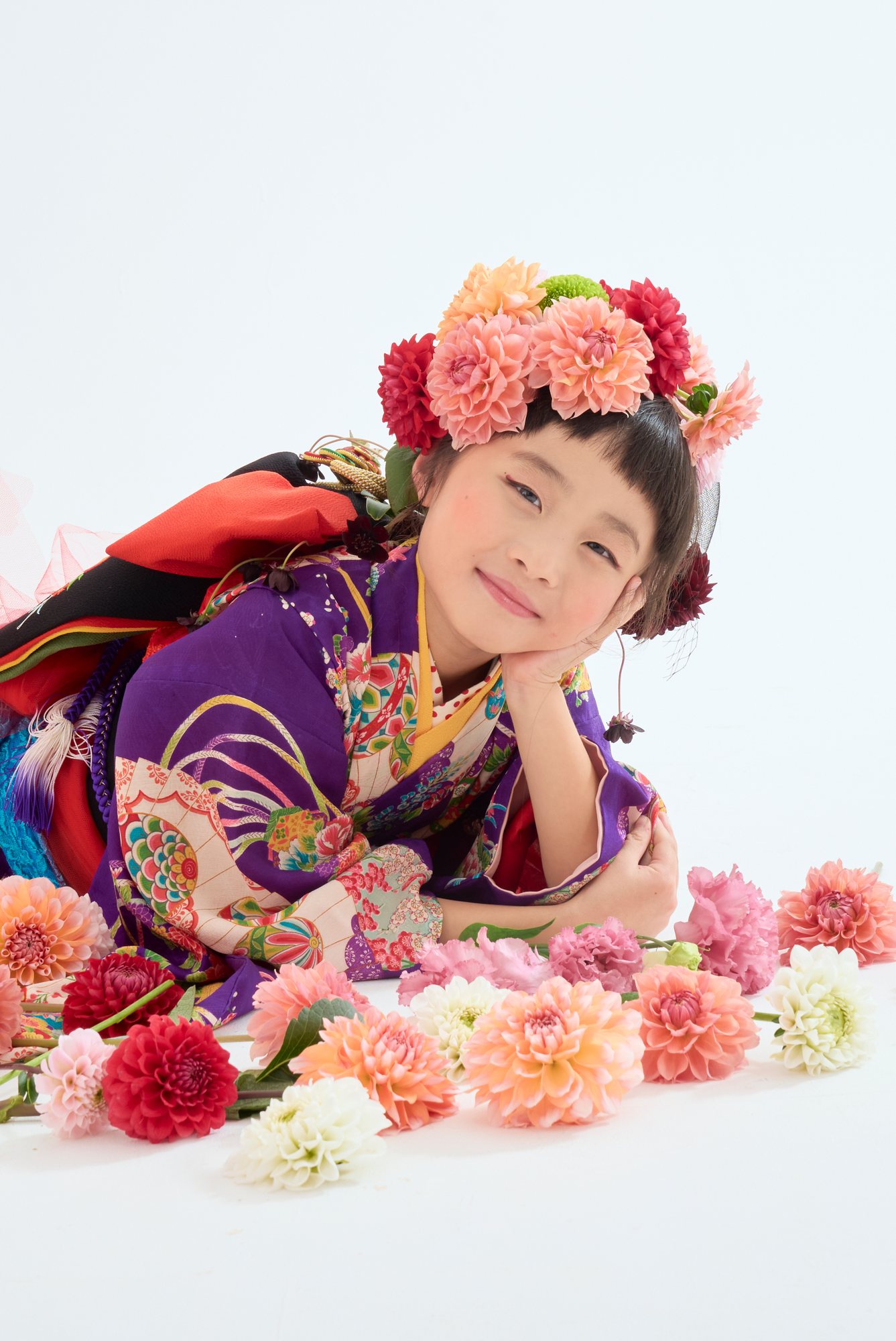 糸島産の生花の髪飾りをつけた七五三の女の子（糸島写真館）