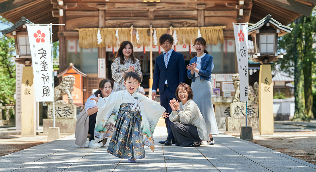 産宮神社で撮影した糸島写真館の七五三写真、３歳男の子