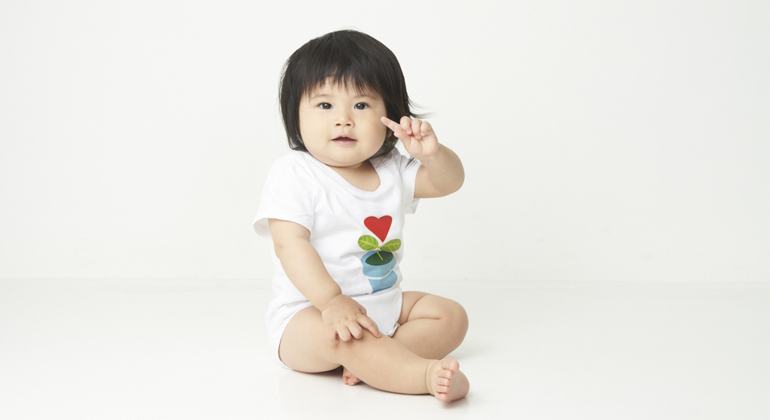 １歳誕生日の記念に糸島写真館で撮影した女の子