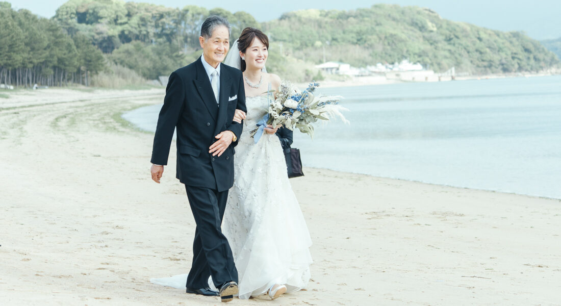 糸島写真館の海沿いで撮影した結婚式写真