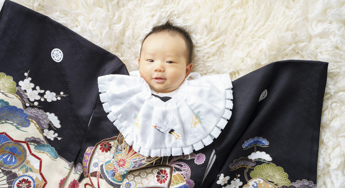 糸島写真館のお宮参りフォトで着物姿の男の赤ちゃん写真